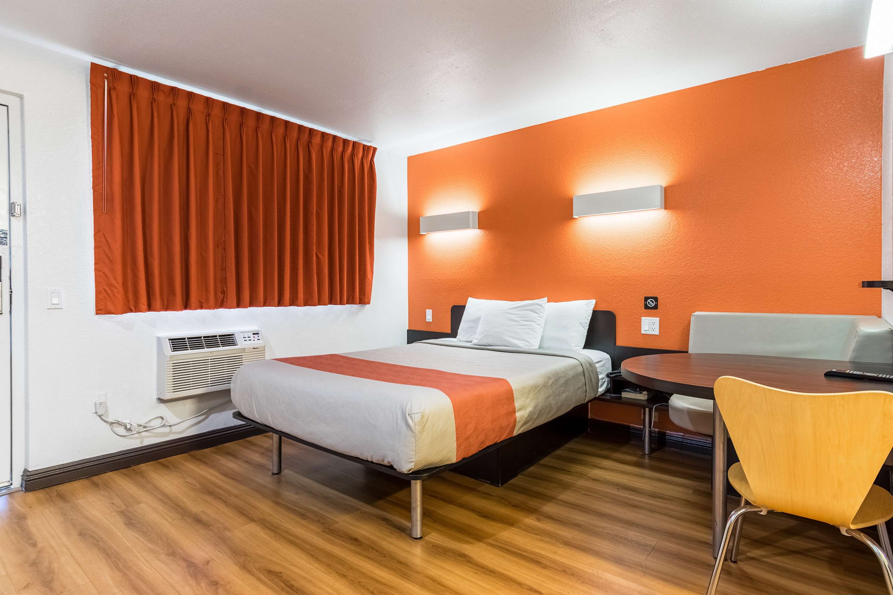 موتل 6 ريفرسايد، كاليفورنيا - يو سي آر إيست