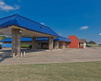 Knights Inn Brenham - Brenham - Bygning