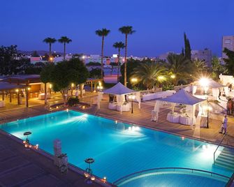 Ajax Hotel - Limasol - Havuz
