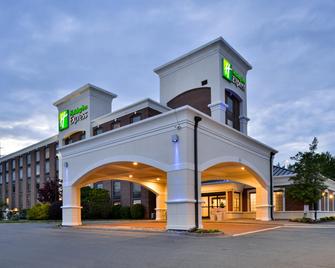 Holiday Inn Express Winston-Salem Medical Ctr Area - Winston-Salem - Gebäude