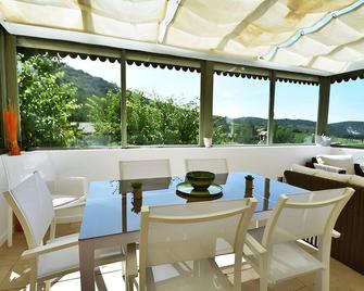 Casa-La Fontaine Maison Vacances Piscine - Entrechaux - Їдальня
