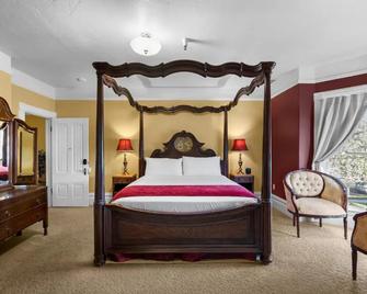 Hennessey House Bed and Breakfast - Napa - Bedroom