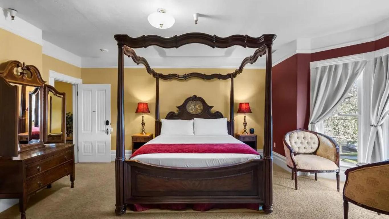 Hennessey House Bed and Breakfast