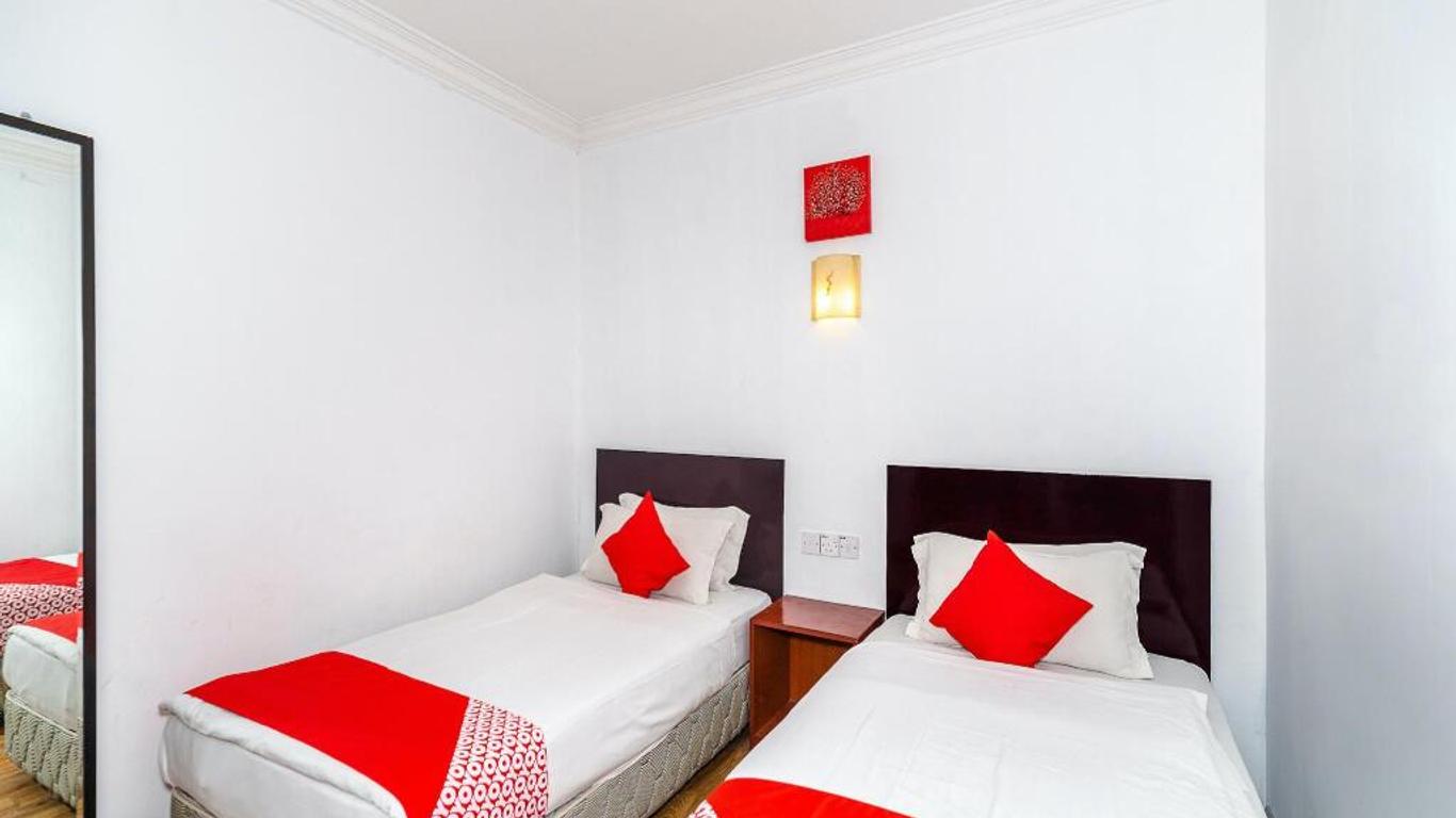Switz Paradise Hotel - 5 minute walk to Centre Point and 10 minute walk to waterfront-