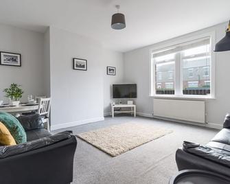 Haw thorn House - 2 bedroom, Ashington, Northumberland - Ashington - Living room