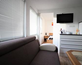 No tourists - Bad Blankenburg - Wohnzimmer