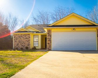 Uptown Serenity 1 - North Little Rock - Building