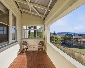 Spacious Stay in New Norfolk - New Norfolk - Balkon