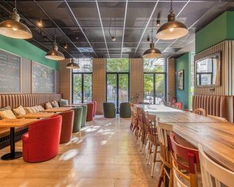 Latroupe Grand Place - בריסל - מסעדה