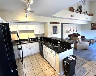 Bright and Spacious 2 Story Condo - Mesquite - Küche