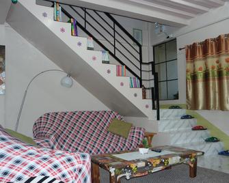 Yoo C Apartment - Dumaguete City - Living room