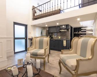 Praga Apartments - Guayaquil - Living room