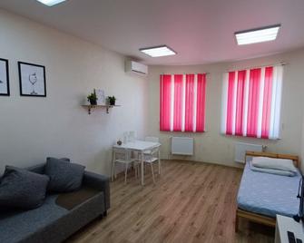 SunRise mini hotel - كراسنودار - غرفة معيشة