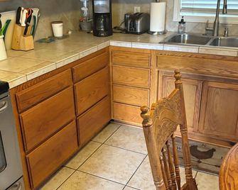 Rustic 2-bedroom house in fabulous Dunsmuir. Only 10 miles away from Mt. Shasta - Dunsmuir - Cocina