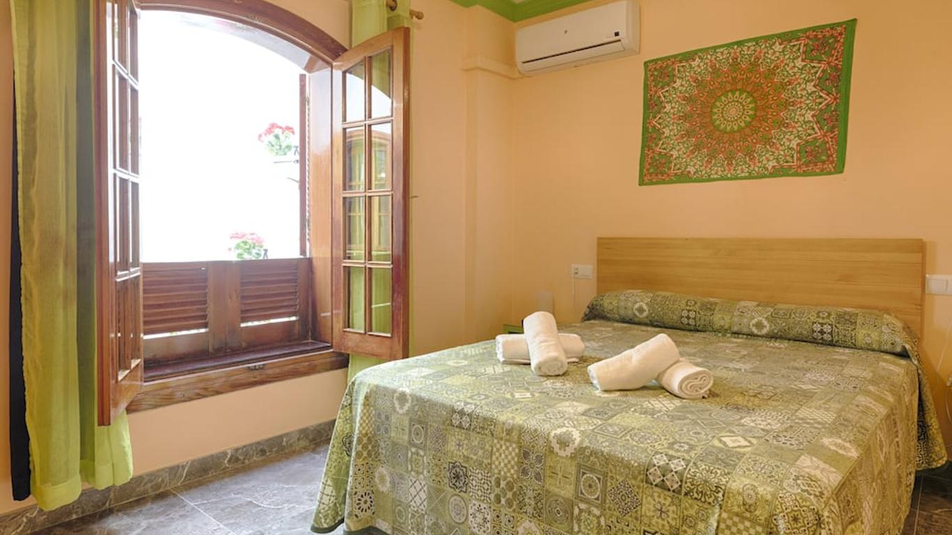 Charming Nerja Hostel