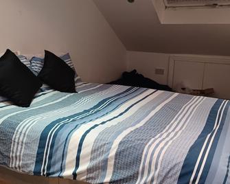 Bedroom in Gants Hill - Ilford - Camera da letto