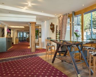 Schweizerhaus Swiss Quality Hotel - Bregaglia - Hall d’entrée