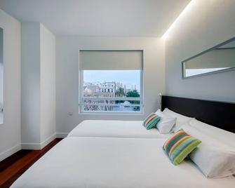 Sea You Hotel Port Valencia - Valencia - Bedroom
