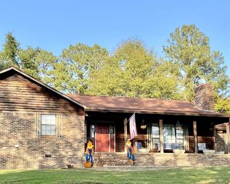 Noccalula Mountain Retreat-The Byrdhouse - Gadsden - Rakennus