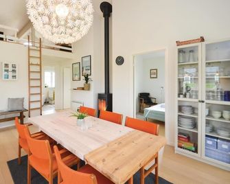 Three-Bedroom Holiday Home in Nysted - Nysted - Dining room