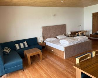 Echoes of the Himalayas - Mussoorie - Bedroom