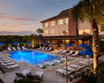 Residence Inn by Marriott Charleston Kiawah Island/Andell Inn - Kiawah Island - Piscina
