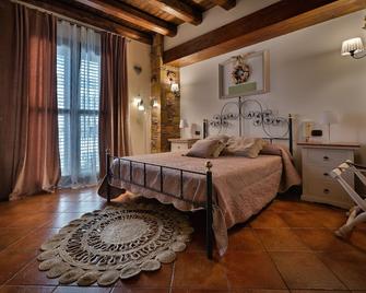 B&B Le Oasi - Terrasini - Schlafzimmer