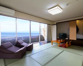 Ooedo Onsen Monogatari Toi Marine Hotel - Izu - Living room