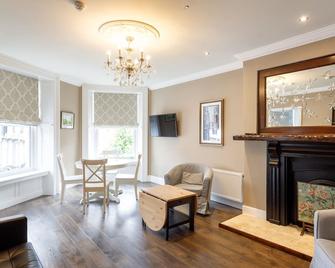 Molloys Apartments - Dublin - Living room