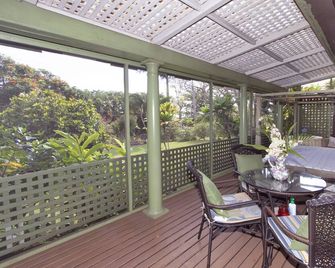 Fisher’s Hana Bay Hale - In Hana Town across from the Bay STHA-2017 0002 - Hana - Balcony