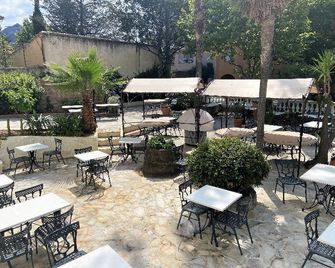 Splendid Hotel - L'Île-Rousse - Innenhof