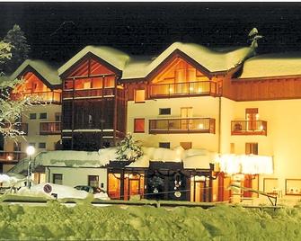 Hotel K2 - Andalo - Gebouw
