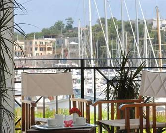 Hotel La Tonnara - Procida - Parveke