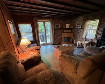 Minutes from Stratton Mountain for Less Money - South Londonderry - Salon