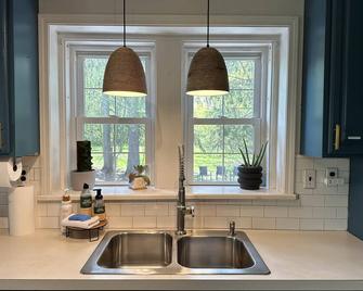 The Scheller House Downtown- 2600 ft.² 4 br - 1920 Historic - Fully Remodeled - Potsdam - Kitchen
