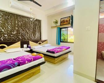 Hotel Gurukripa Inn - Omkareshwar - Habitación