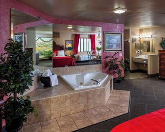 Hotel J Green Bay - Ashwaubenon