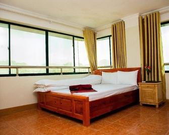 Phong Lan Hotel - Son-La - Bedroom