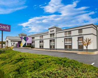 Spark by Hilton Wichita East - Wichita - Bangunan