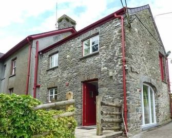 Crud-y-Barcud - Llanwrda - Gebäude