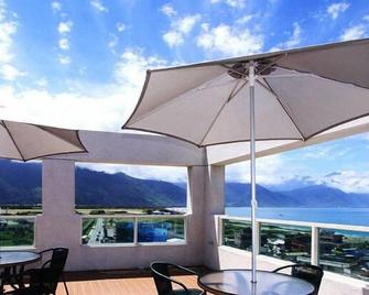 Qixingtan Hai Wan B&b - Xincheng Township - Balcón