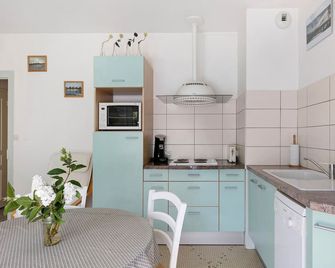 Gîte La Salamandre - Mosnes - Kitchen