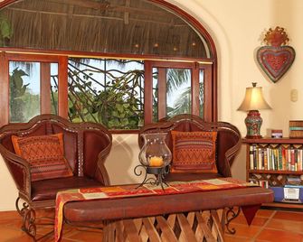 Large 1&2/Bd Private Villas, Ocean Views, Lovely Pool, Ideal Location - Sayulita - Sala de estar