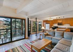 Timber Ridge Resort by 101 Great Escapes - Mammoth Lakes - Olohuone