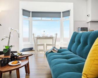Sherwood Apartments-New Seaside Self Catering Accommodation - Cleethorpes - Sala de estar