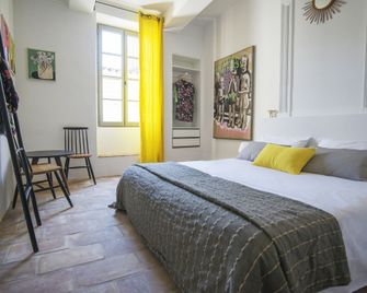 Les Toiles du 15 - Montaren-et-Saint-Médiers