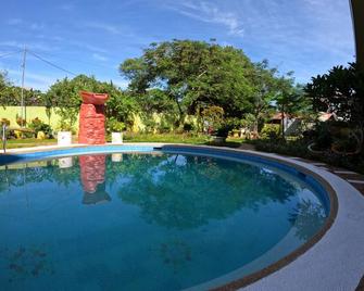 Hanbee's Resort - Thành phố Puerto Princesa - Bể bơi