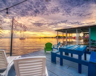 Saigon Bay Bed and Breakfast - Bocas del Toro