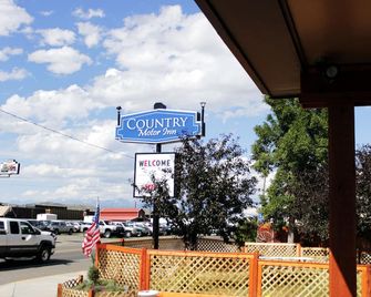 Country Motor Inn - Livingston - Вигляд зовні