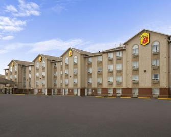 Super 8 Fort Nelson - Fort Nelson - Building
